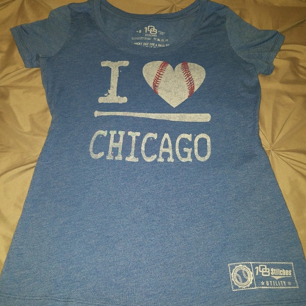 Nwot cubs tshirt